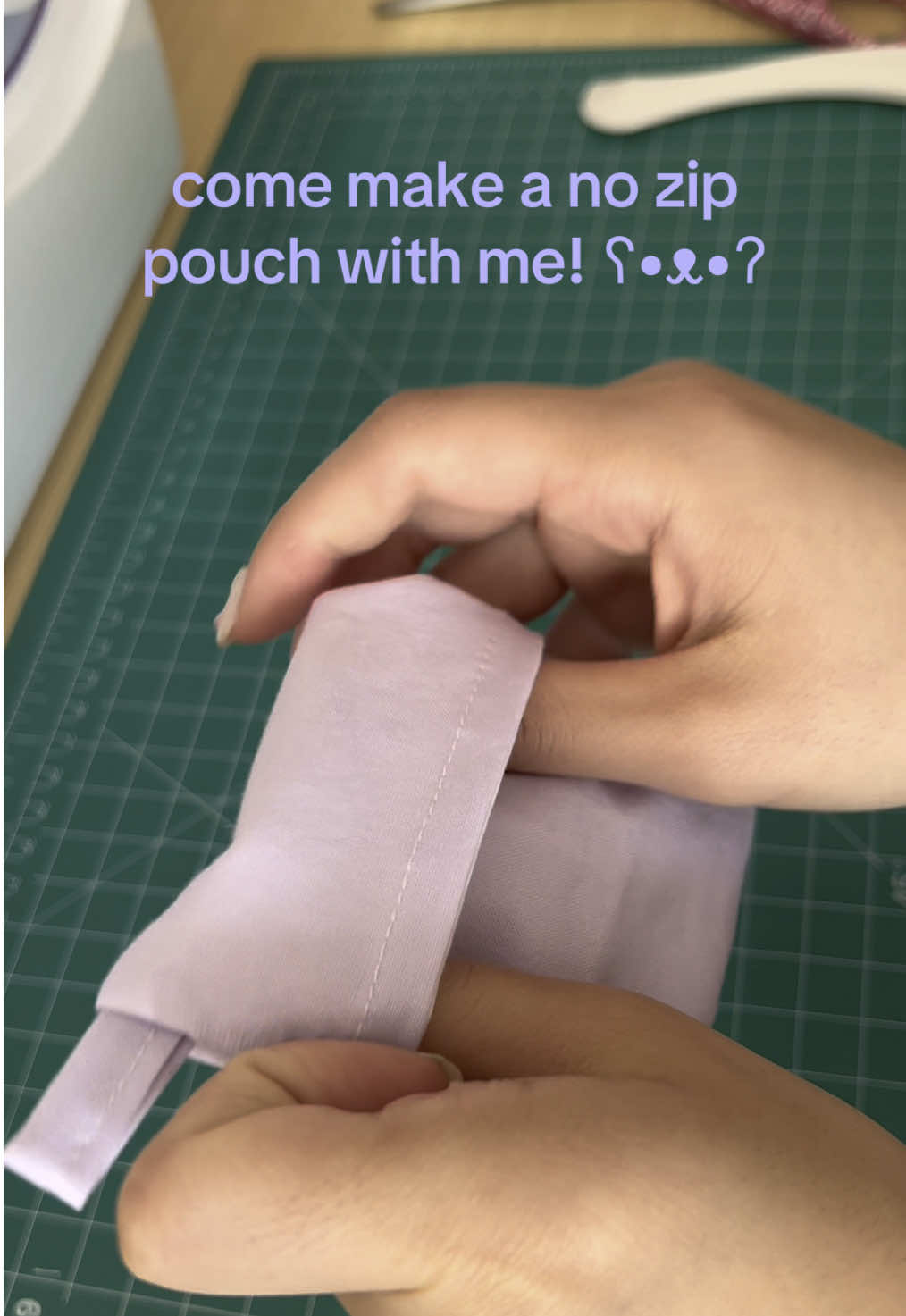 my BTS of making the pouches from my last post! these are so easy and quick to make - BONUS their great for organization!!!  #sew #sewing #craft #crafting 