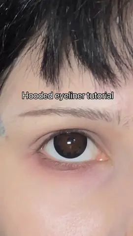 Eyeliner for hooded eyes #fyp #fypp #BeautyTok #hoodedeyes #liner #makeuphacks #smalleyes 