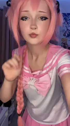 really happy with this one ngl #cosplay #astolfo #astolfocosplay #bannana 
