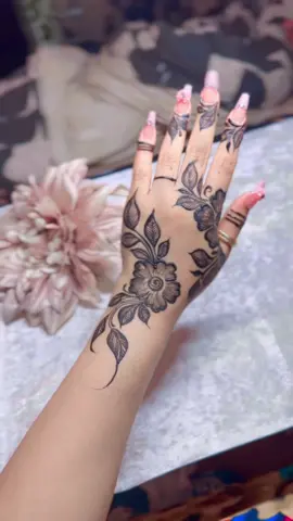 “Relax Your Mind with This Simple & Cute Henna Design 🌿✨” #therapeutichenna #relaxingart #simplehenna #cutedesign #hennatutorial #asmrhenna #soothingvibes 