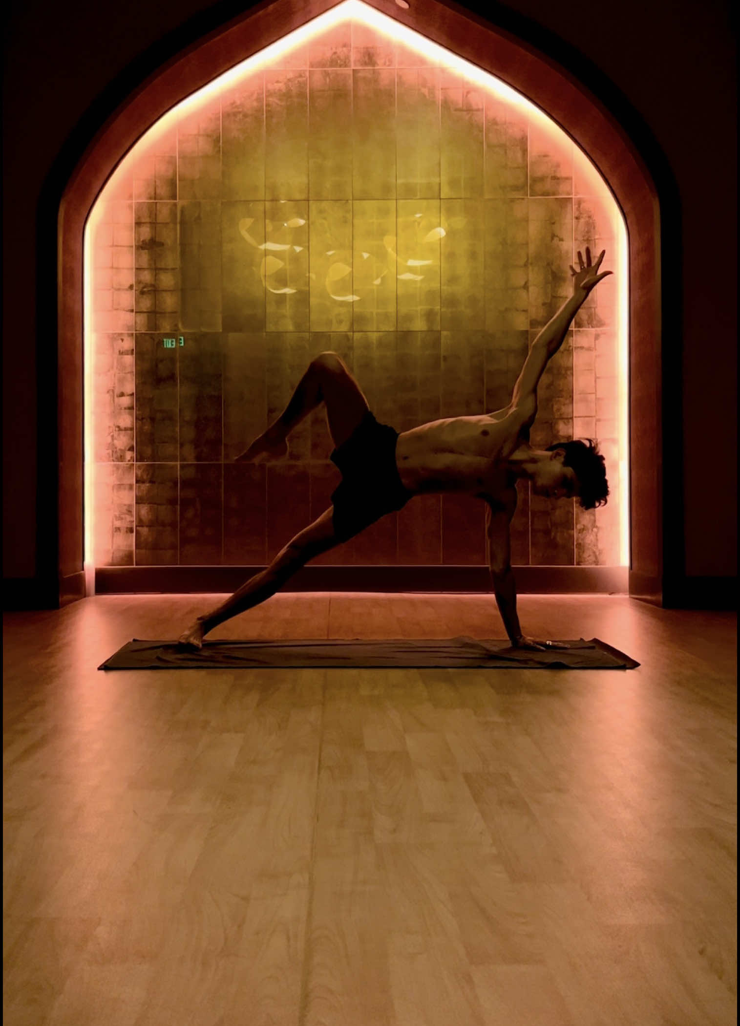 my version of improv’ #freeflow #yoga #hotyoga #yogainstructor #losangeles #weho #vinyasa 