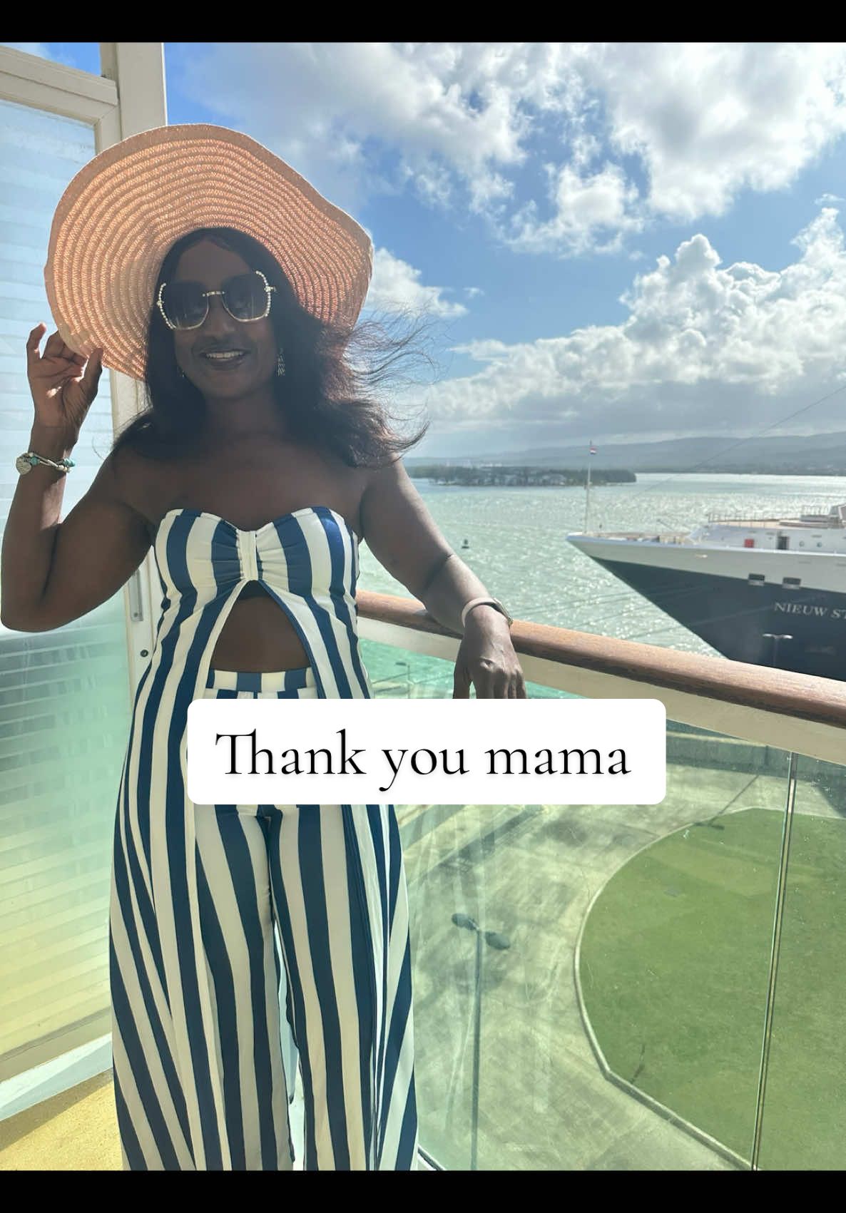 These last couple of weeks has been a little hard for me but thank God we made it to the other side healthy and happy ! My mom has been by my side every step of the way and I am forever grateful ! Thank you mama for all that you do for me and my family we appreciate everything and nothing ever goes unnoticed we love you ❤️ #mama #momma #iloveyoumama #lettertomymother #breastcancersurvivor💗 #blowthisup 
