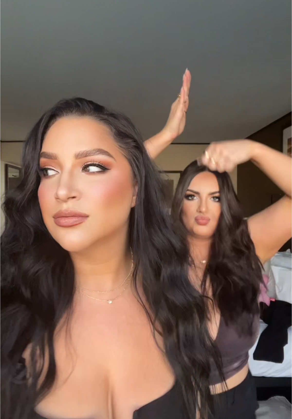 👋🏽👋🏽 @Haley 🍒  #sisters #twins #sistergoals 