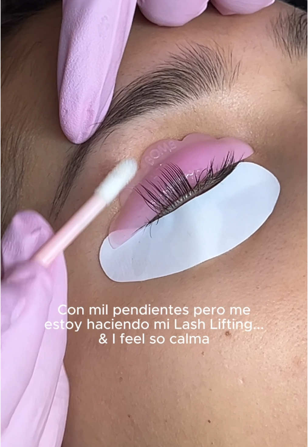 calmaaaa haciendo mis procedimientos favoritos con los productos BBL💞🌟  #bblcrew #bbl #beautyproducts #lashlifting #process 