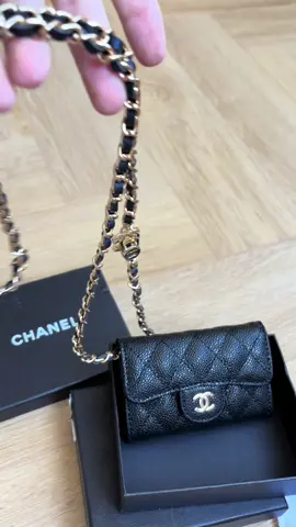 🤍🤍Now available on our website. Be quick! And use the discount code for 10% OFF #purse #wearablepurse #bag #minibag #chanel #minichanel #wear #fashion #accessorie 