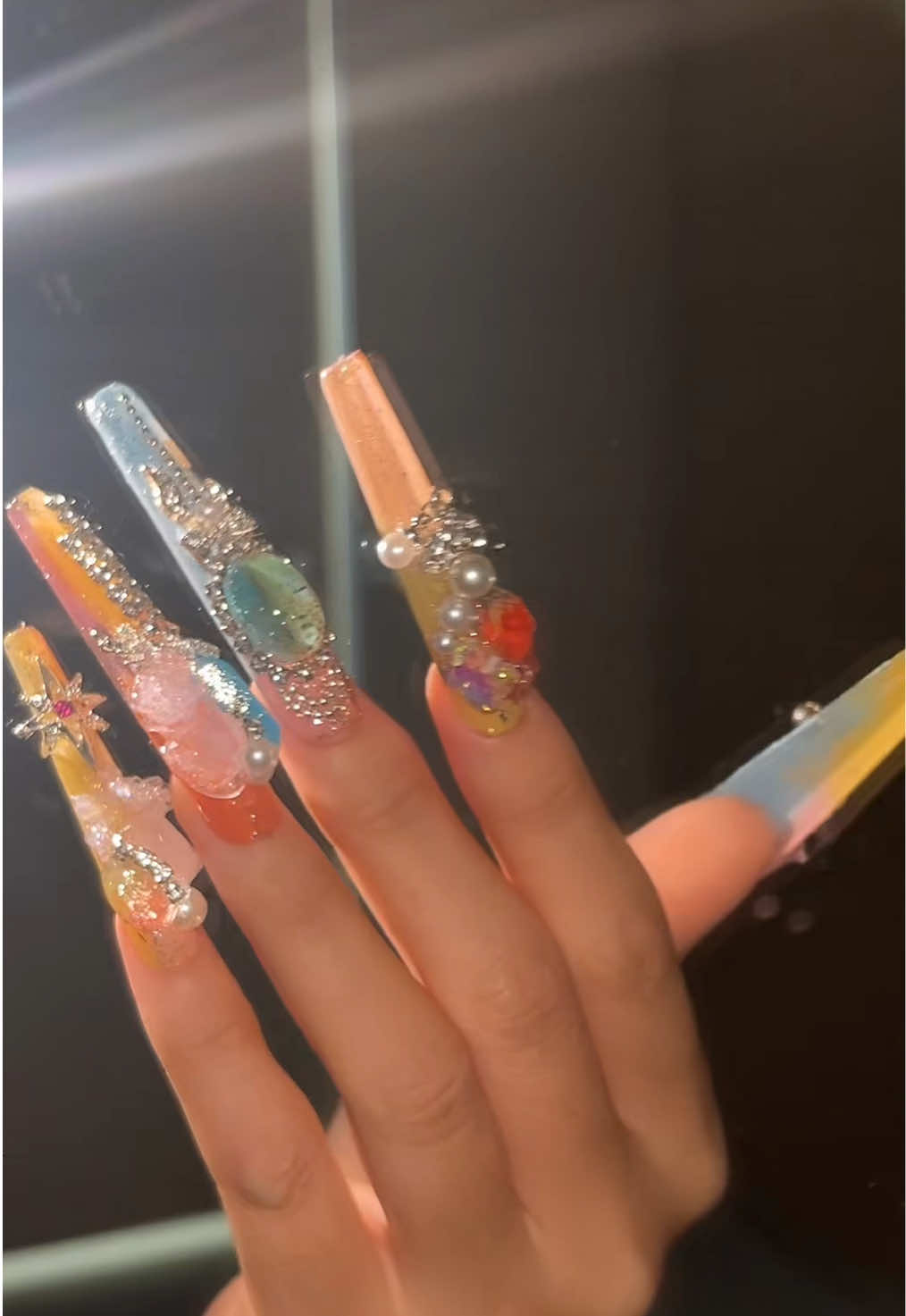 Love this one 🥰😆#pressonnails #nails #vivagg #waternails #blingnails #stilltonails #superlong #fypシ #nailinspo #nail💅 #luxurynails #fyp 
