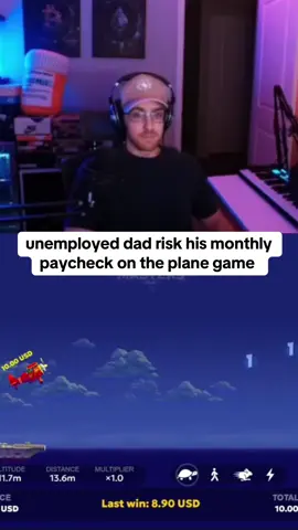 unemployed dad risk his monthly paycheck on the plane game #dad #planegame #kickstreaming 