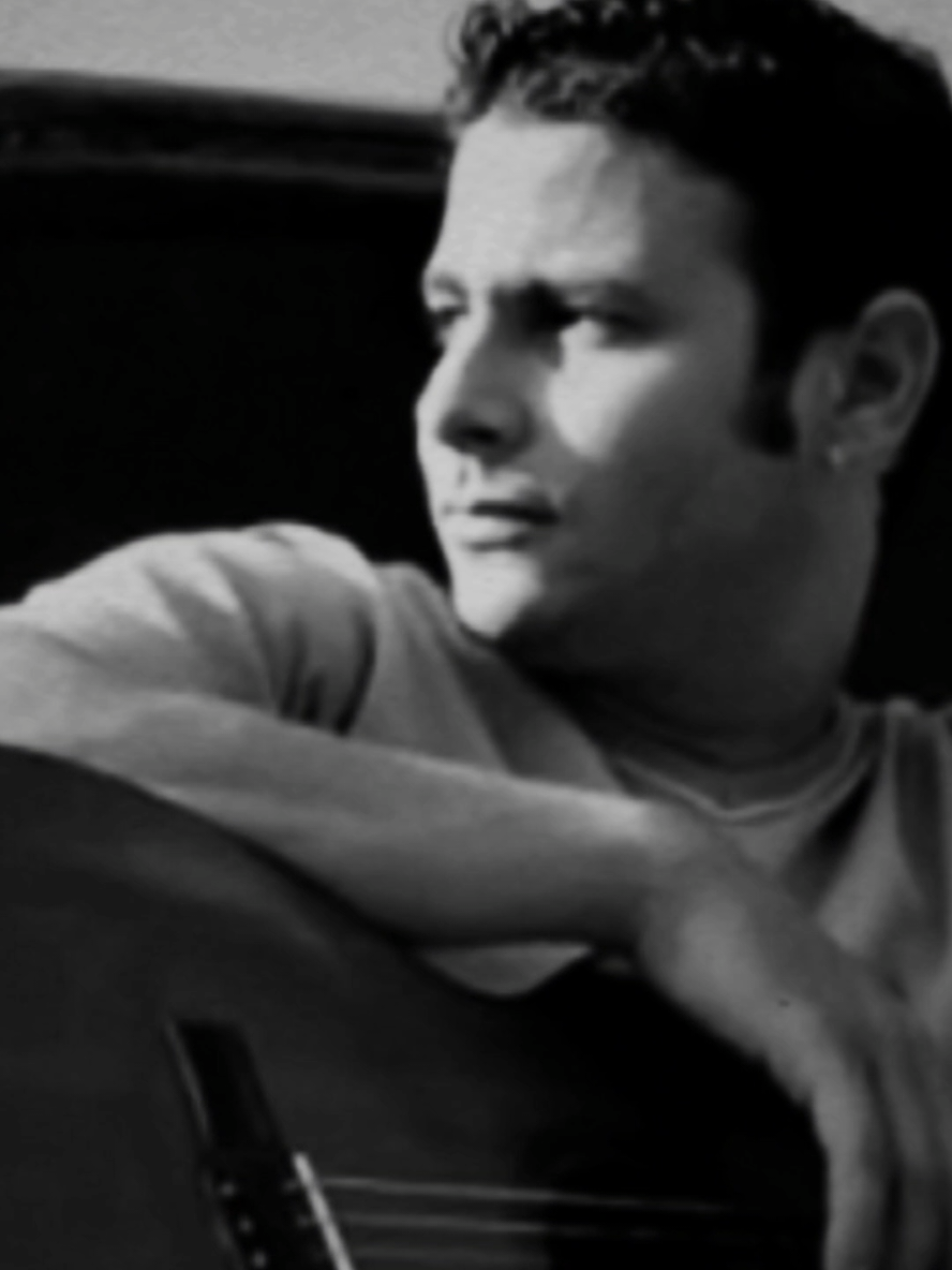 “Ojalá que entiendas lo que siento… Una canción que duele, grita y sueña. Moneda Dura con el corazón en cada palabra.”♥️🎶#monedadura #ojala #clasicosdelrecuerdo #musicaromantica #notengoderechosdeautor 