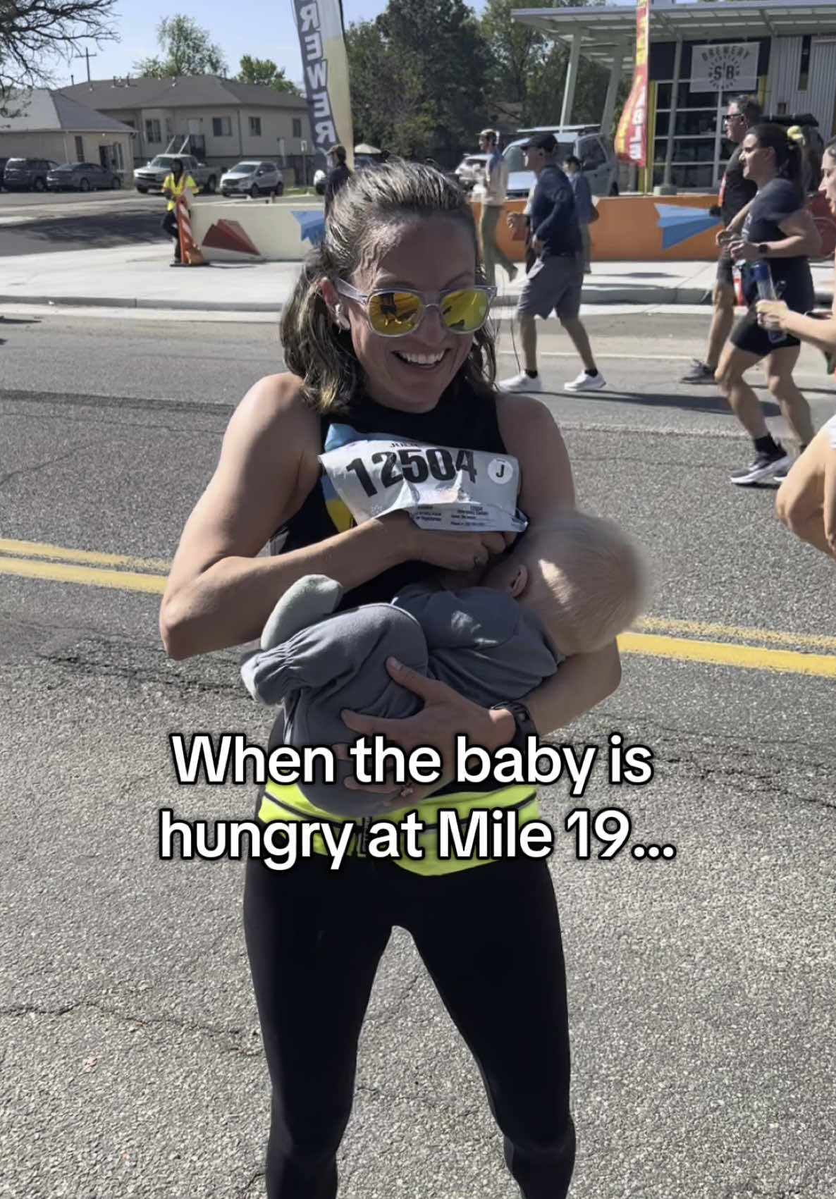 Running a marathon at 6 months postpartum? Not my best idea but hey we did it!! #momlife #breastfeeding #momtok #motherhood @Motherly @Kelly Clarkson Show @TODAY with Jenna & Friends 