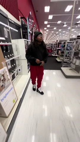 SHE WAS A ………😂😂@𝐑𝐀𝐘 @MR . FRY YA BOYFRIEND 👨🏾‍🍳 @JIT🌴⭐️ #fyp #viralvideo #trending #blowthisup #makethisgoviral 
