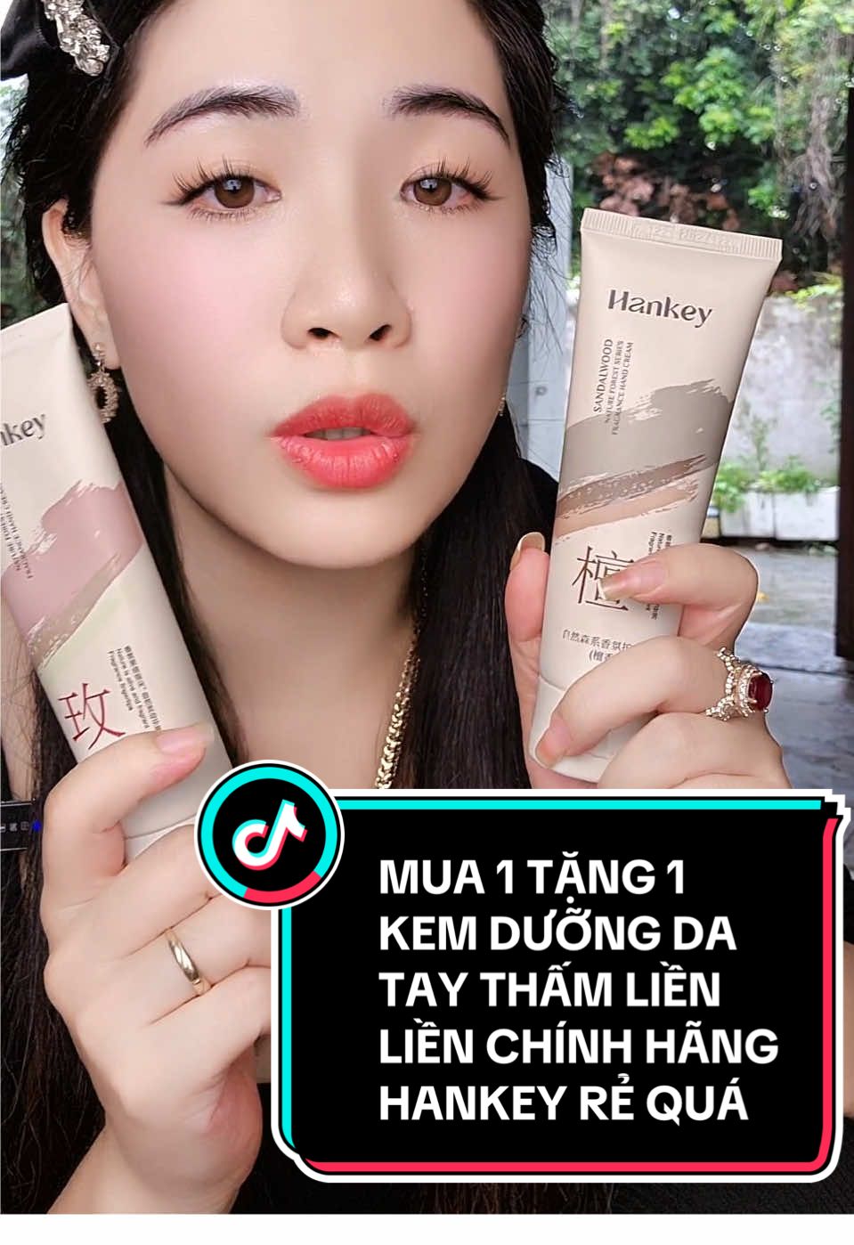 KEM DƯỠNG DA TAY THẤM LIỀN 10 GIÂY, ĐANG MUA 1 TẶNG 1, đã lắm mấy bà ơi, không bết không rít, mềm mại da tay, hỗ trợ giảm chai sần,khô ráp, nứt nẻ, chỉ cần mỗi ngày siêng 1 chút là có đôi bàn tay mềm mại rồi nè #kemduongdatay #kemduongtay #xuhuong #top1trendy  