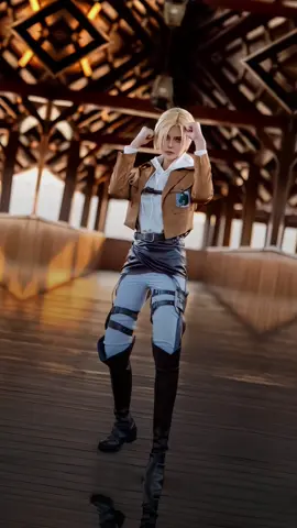 👊 #annieleonhart #annieleonhartcosplay #aot #attackontitancosplay #fyp 