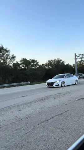 Teria um carro desse ? 👀 . . . . #pravoce #fixa #aro20 #sentrarebaixado #sentra #rebaixados 