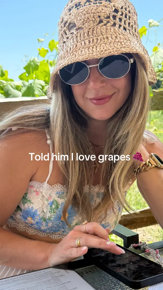 Same same 🍷  #holyfcknairball #trending #fyp #fyppppppppppppppppppppppp #wine #selfie #imjustagirl 