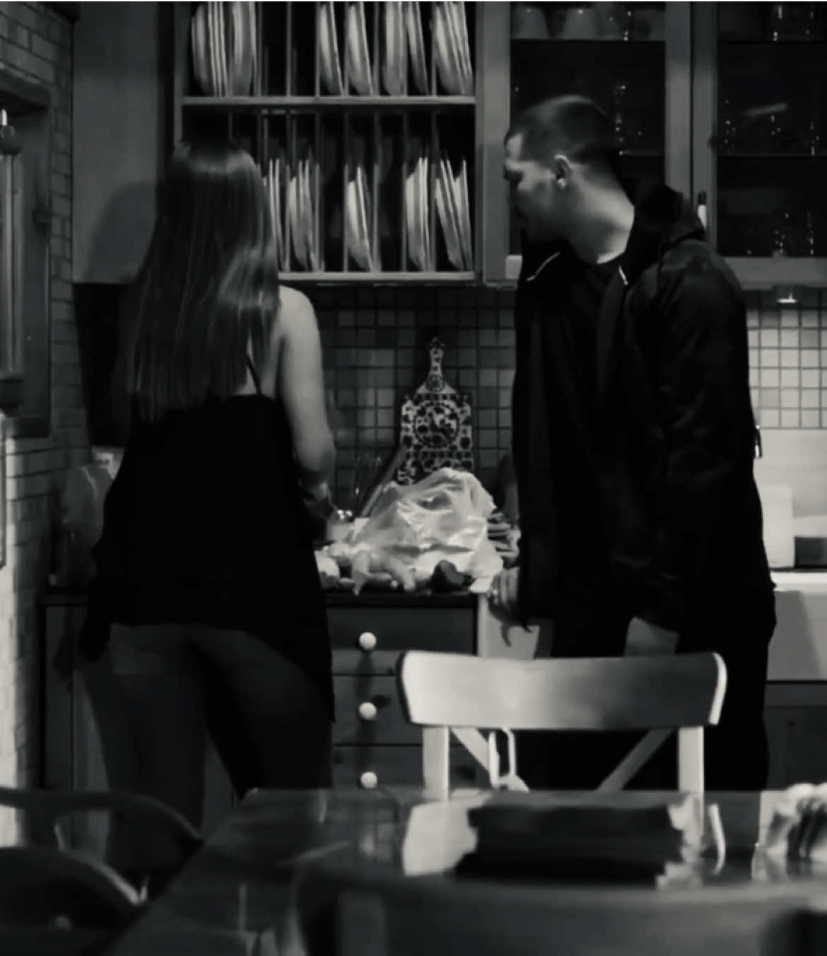 كيف اتوبك يا اجمل ذنوبي ؟ #içerde #çagatayulusoy #bensusoral #eşrefrüya #fyp #explore #في_الداخل 