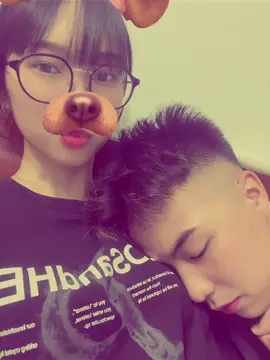 quý lắm mới cho dựa
