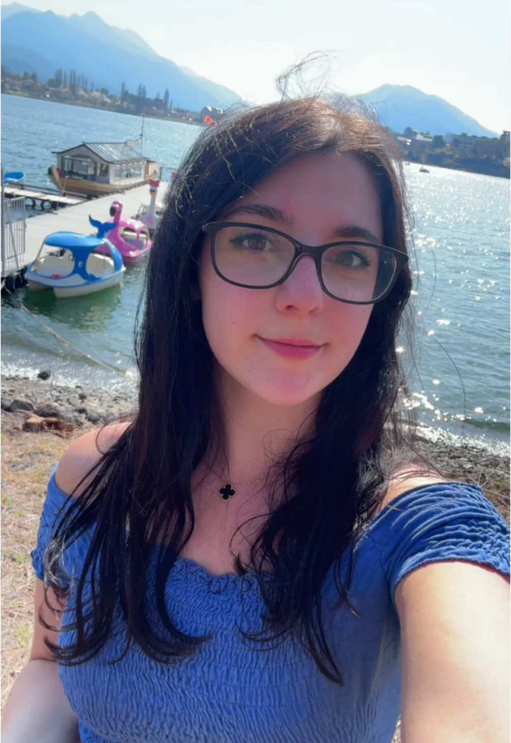 Eating strawberries on Kawaguchiko lake is a dream ❤️ #fuji #kawaguchiko #tokyo #japan 