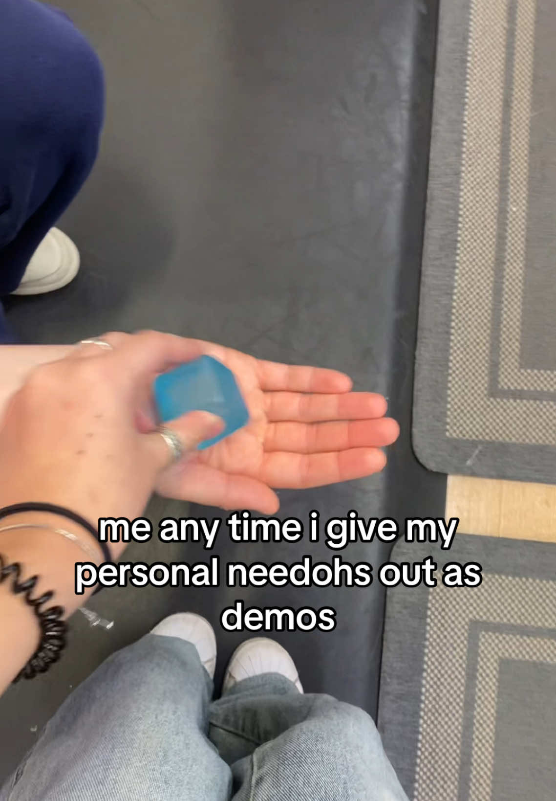 happy to share tho ! #LEESL #needoh #needohs #needohnicecube #nicecube #fidget #fidgets #fidgettoy #fidgettoys #satisfying #learningexpresstoysgeneva #learningexpresstoys #learningexpress #foryoupage #foryou #fyp #fy 