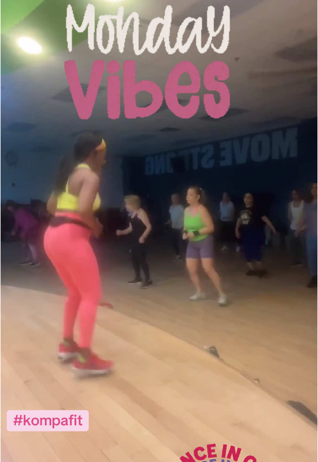 Monday morning vibes #fun #motivation #mondayvibes💃🏻💃🏻 #tiktoklive #livehighlights #kompafit #danceworkout #dekole #jperry #fitnessworkooutforwomen #dancefitness #movethatbody #Fitness #sékwékòw 