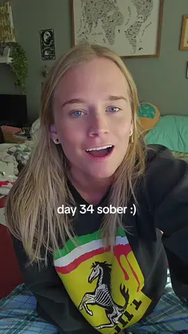 end of day 34 woohoo 🫧 #alcoholfree #sober #soberlife #sobertok #sobriety #cravings 