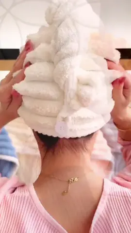 Khăn quấn tóc ủ tóc nhanh khô #khanquantoc #khanquantocnhanhkho #khanutoc #khanutocsieutham #tienichcuocsong #viralvideo #xuhuong #salegiuathang #sieuhoinhasangtao 