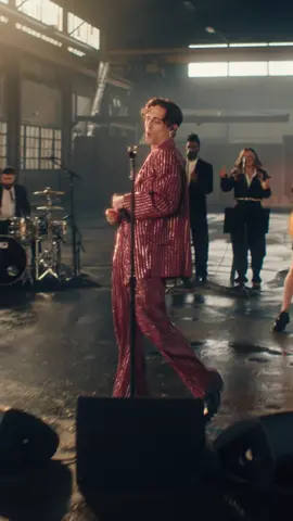 Our May PUSH artist @damianodavid and his performance of Born With a Broken Heart is giving all the moody Autumn vibes 🍂 #MTVPUSH #DamianoDavid #BornWithABrokenHeart