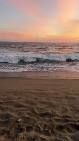 #beach #nature #ocean #scenery #beachvibes #foryoupage #sunset #sunsets #aesthetic 