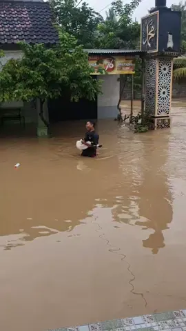 Banjir Kranding Trenggalek #banjirtrenggalek #damkartrenggalek