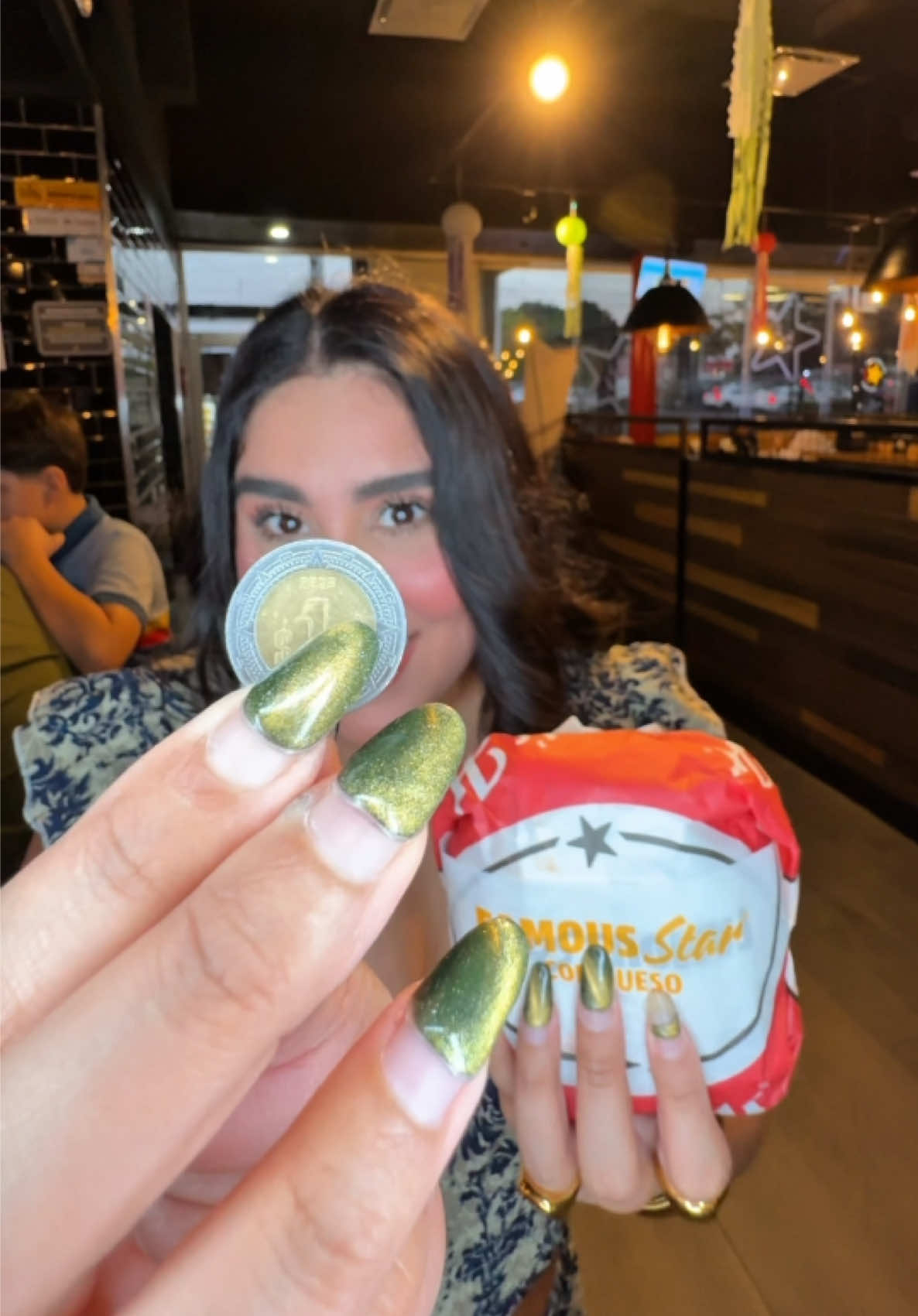 @Carl's Jr. México tendrá una hamburguesa por $1.00 este 28 de mayo 😍🤤🍔 #fyp #villahermosa #tabascomexico #tabasqueña #tabasco #villahermosatabasco #recomendaciones #comida #hamburguesa 
