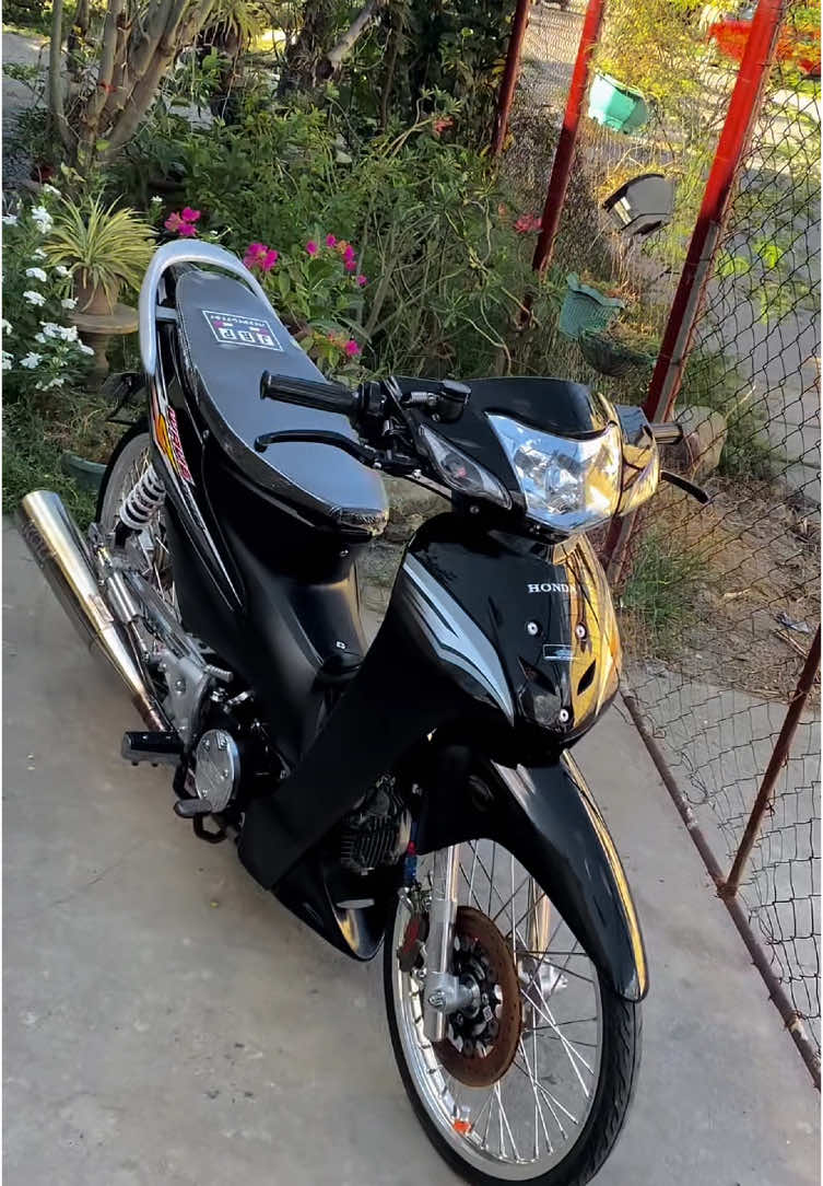 Saan lugar kaya nakarating videos ko#streetbikeconceptproject🇹🇭 #fyppppppppppppppppppppppp #thailand🇹🇭 #waves #dailyuse #Wave100z #streetbikeconcept #wave100 #wavethailand #foryoupage #wave100thailand🇹🇭 #wave #viral 