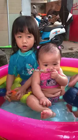 fun day 💕  #fun #day #baby #girl #swiming #fypage #tiktokviral #cutebaby #loveyourself #💖 #🌸 