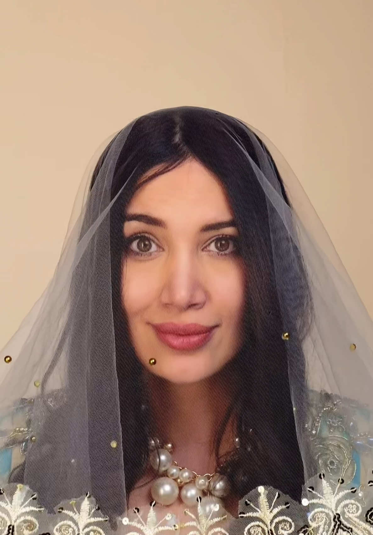 Togrisini etsam mandayam yomon hotirala bor va bu hotirala mani qora daftarimga qon bn yozilgan disamam boladi…. Bu trendi oganimiyam sababi har korgan narselayam sila oylaganchalik chiroyli bomasligi mumkin❤️‍🩹 balki bir kun etib berarman 