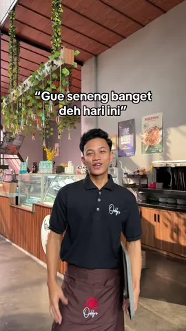 Auto semangat satu shift sm bestie🥰😘 #karyawanlife #waiterslife #cafetangsel #fyp #funnycontent #worklife #fnb #restolife #cafebsd #oddyscafe #kulinerbsd #hiddengembsd #oddys 