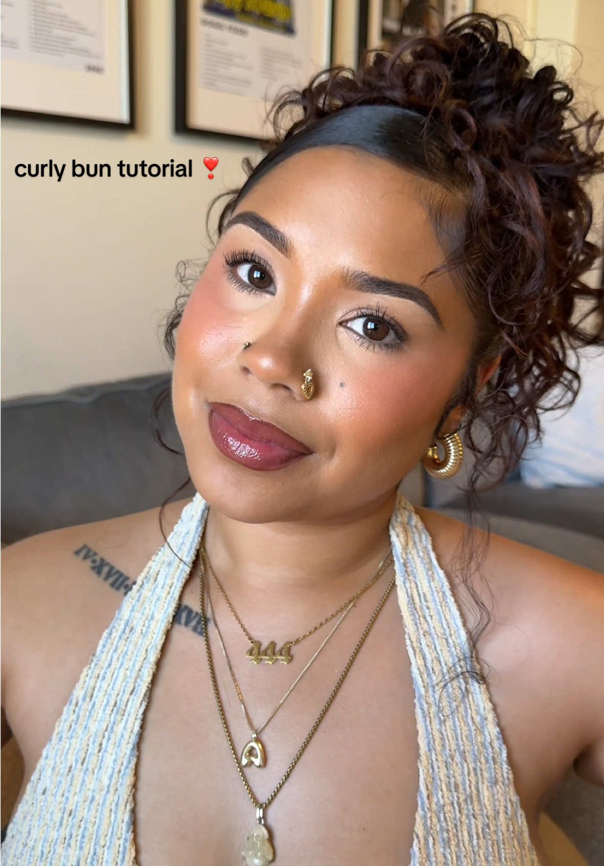 this has been my go to curly hairstyle lately!! so fun and cute 🥰 #curlyhair #curlyhairstyles #curlyhairtutorial #curlybun #messybun 