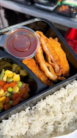 Chicken katsu 🤤🤤🤤 Kami buka dari jam 5 pagi sampai jam 10 pagi yah gaes 🥰🥰🥰 jangan lupa mampir #makananviral #bento #bento10k #bentoboxlunch #sarapan #bikinngiler #esbuahtopbarbar #nasibento #kuliner #menusarapanpagi 