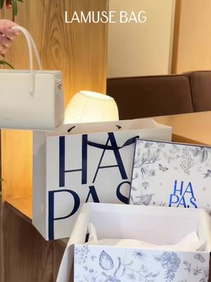 Túi xinh yêu, nàng nào cũng mê