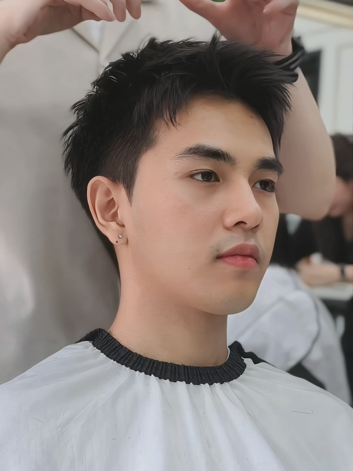 ใครผมตรงฟังทางนี้!! ทรง Dropcut กำลังมาแรงงง เซ็ทง่าย หล่อไว ไม่เสียเวลา! อยากเปลี่ยนลุคให้ดูโปร มาหาคุณดาด่วนๆ‼️✂️ #ร้านเสริมสวยปราจีนบุรี #ร้านตัดผมชายปราจีนบุรี #ร้านตัดผมชายกบินทร์ #ร้านตัดผมชาย304 #ร้านตัดผมกบินทร์บุรี #ร้านตัดผมปราจีนบุรี #ปราจีนหวานเจี๊ยบ😝 #ตัดผมปราจีน #ร้านตัดผมกบินทร์  #ทรงผมชาย #Dropcutมาแรง #ทรงนี้หล่อมาก #ร้านคุณดา #ผมตรงก็หล่อได้ #ร้านเสริมสวยปราจีนบุรี #ร้านเสริมสวยกบินทร์บุรี #ร้านเสริมสวยตลาดบ้านโคกอุดมกบินทร์บุรี #ร้านตัดผมสวยนิคม304ปราจีนบุรี #ผมชาย #ทรงผมชาย #หล่อ 