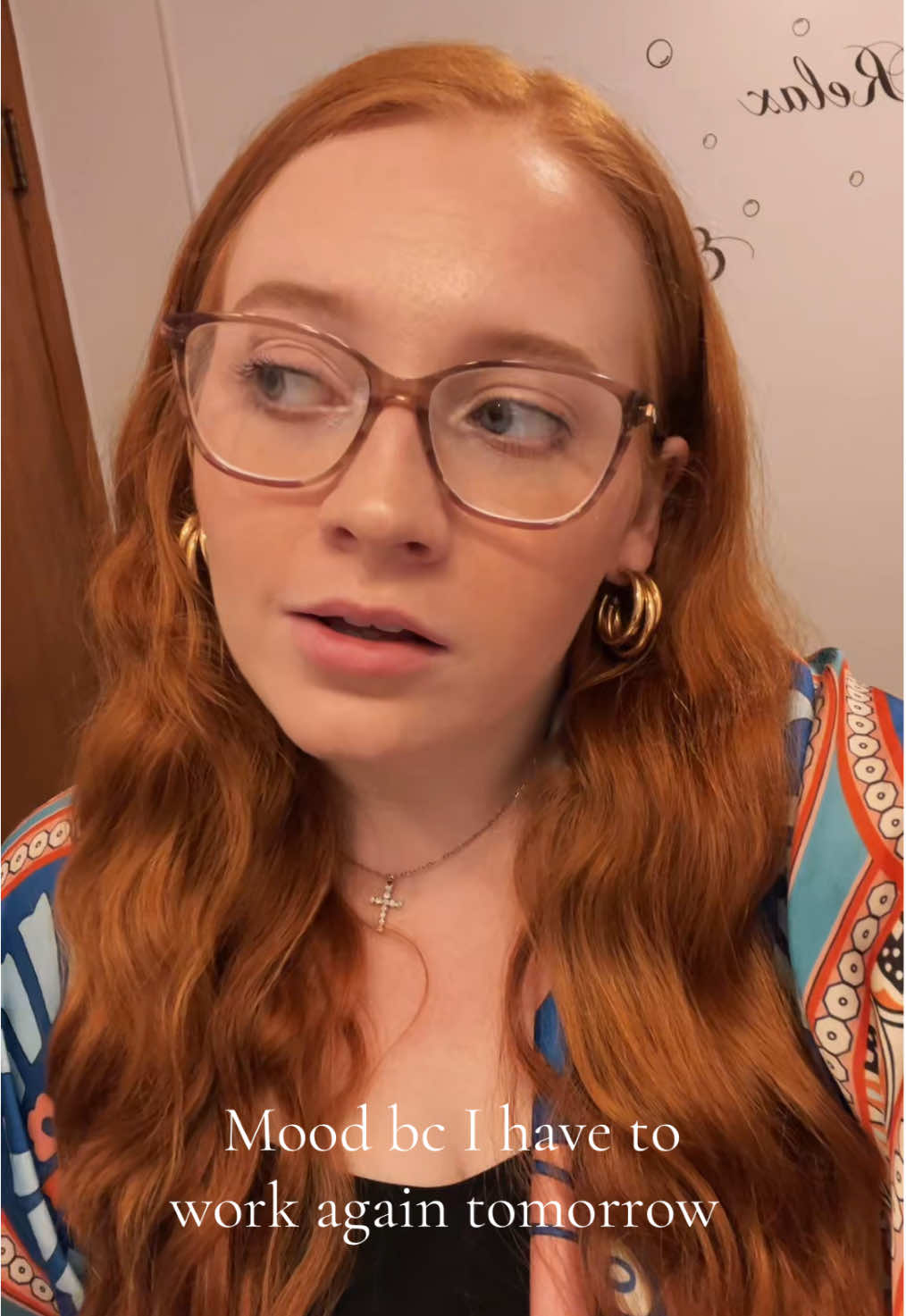 I JUST WANNA STAY HOME! #workingmom #tiredmom #businesscasualoutfits #redhair #girlboss 