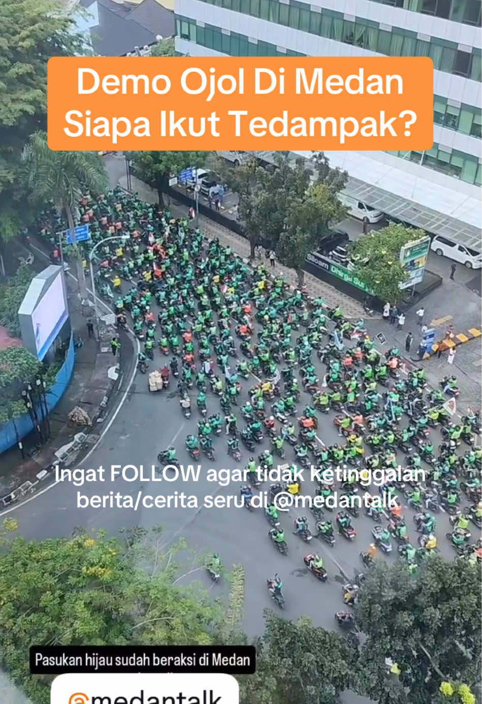 Demo Ojol Juga Terjadi Di Medan 20 Mei 2025 siapa ikut terdampak? Terlihat pengumpulan demo ojol di Lapangan Merdeka Medan 08.40 WIB dan lalulintas mulai padat Masyarakat dihimbau untuk sabar dijalan dan cari jalan alternatif lainnya Siapa yang ikut terdampak atas demo ini. Sudahkah cari alternatif transport atau belanja makanan? + Agar jangkauan postingan ini bisa meluas, jangan lupa untuk selalu like setiap postingan kami dan juga tinggalkanlah komentar meski hanya sekedar emoticon. 🥰🙏  Ingat FOLLOW agar tidak ketinggalan berita/cerita seru di @medantalk  #cerita #medan