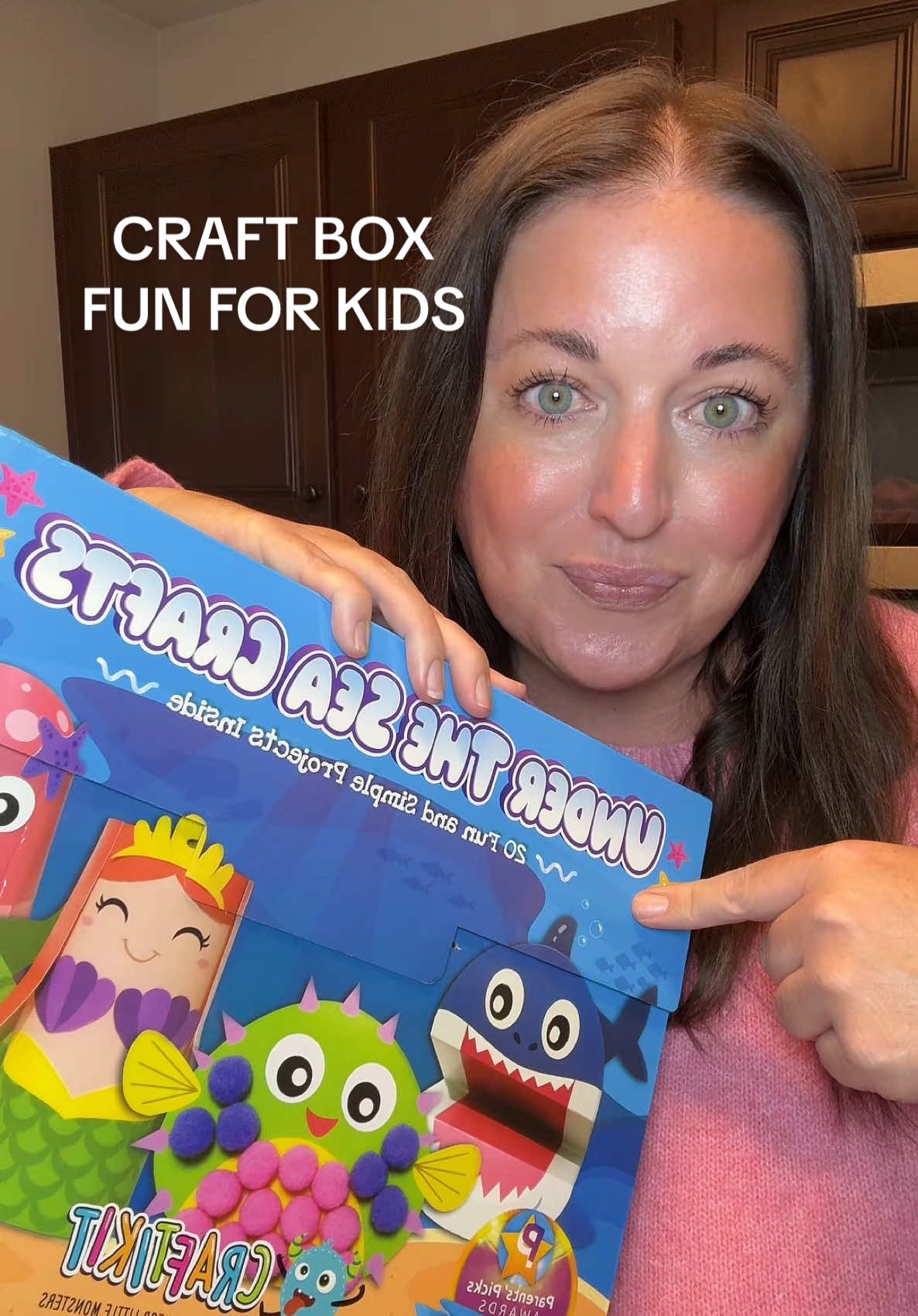 ☀️ 20 Crafts in a Box perfect for summer break with the kids!! ☀️ #craftkit #kidsactivity #rainydayactivities #kidscrafts #20craftsinabox #summerbreak #tiktokshopmothersday #spotlightfinds #craftikit #tiktokshopmemorialday #tiktokshopcreatorpicks