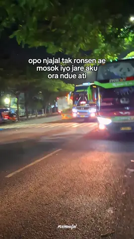 😏 - #fypシ #foryou #foryoupage #fyp #4u #sugengrahayu #sumberselamat #sumbergroup #sumbergrouplovers🤗🐬 #prindapanstyle #w7571up #madiun24jam #trend #busmania #busjawatimuran #viral #fyppppppppppppppppppppppp 