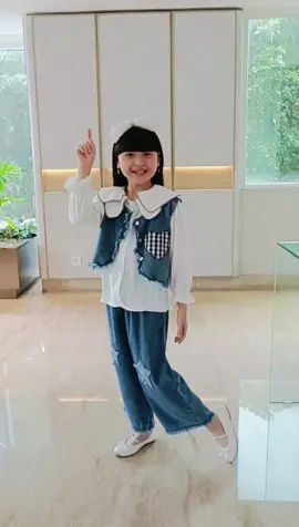 New arrival CAROL set jeans 3 in 1  Cantik banget nih bunda wajib banget koleksi yaa tentunya bahan premium👍yuk join live co sekarang harga special launching😍#setelananak #setviral #setelanjeans #outfitideas #setelananakcewek #fyp #jeans #setelan3in1 