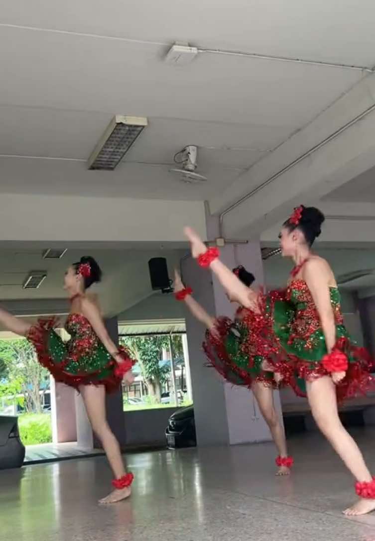 โอ้วๆๆๆ #กุลสตรีศรีจอมสุรางค์ #ชิงช้าสวรรค์2025 #จอมสุรางค์อุปถัมภ์ #fyp #ไม่ได้ตั้งใจดํา #กระแตอาร์สยาม #ชิงช้าสวรรค์ #วงดนตรีลูกทุ่ง #โรงเรียนจอมสุรางค์อุปถัมภ์ #พระนครศรีอยุธยา #อยุธยา #หญิงล้วน #foryou #trending #ฟีด 