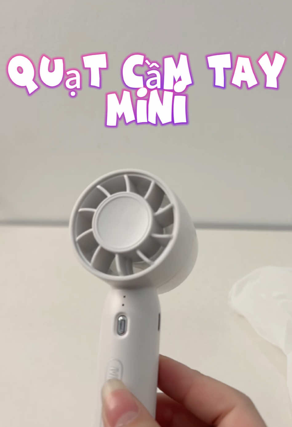 Vẫn là quạt mini nhưng ở một phiên bản màu trắng tinh khôi 😉#quạtmini #quattichdien #quạttíchđiện #hot #trending 