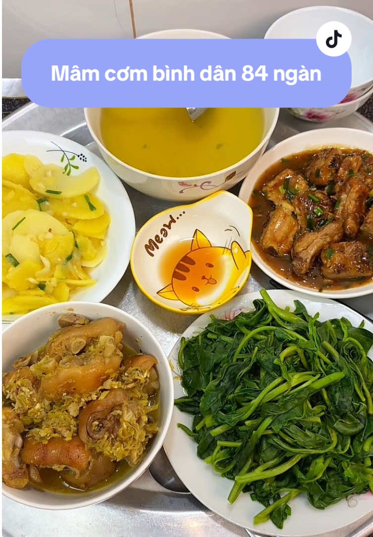 Nay em làm món giảcay với sườn xào chua ngọt !!! Cơm đơn giản ngày nào cũng chỉ có thế ??? Bữa cơm hết tổng 84 ngàn nha mn #Vlog #buacomgiadinh #kimthoabui01 