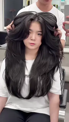 Dáng cắt layer nhẹ ngang bầu kết hợp duỗi hơi nước là một lựa chọn hợp lý cho mùa hè ❤️