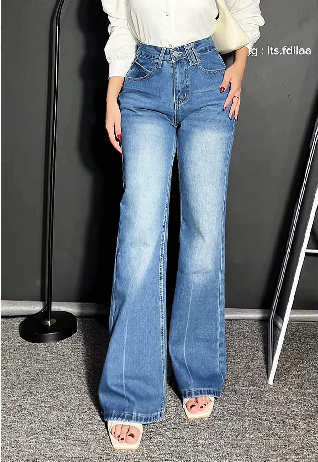 Yang ga suka cutbray terlalu ngetat wajib co celana ini😘🫶🏻 #jeanscutbray #flarejeans #ootdhijab 