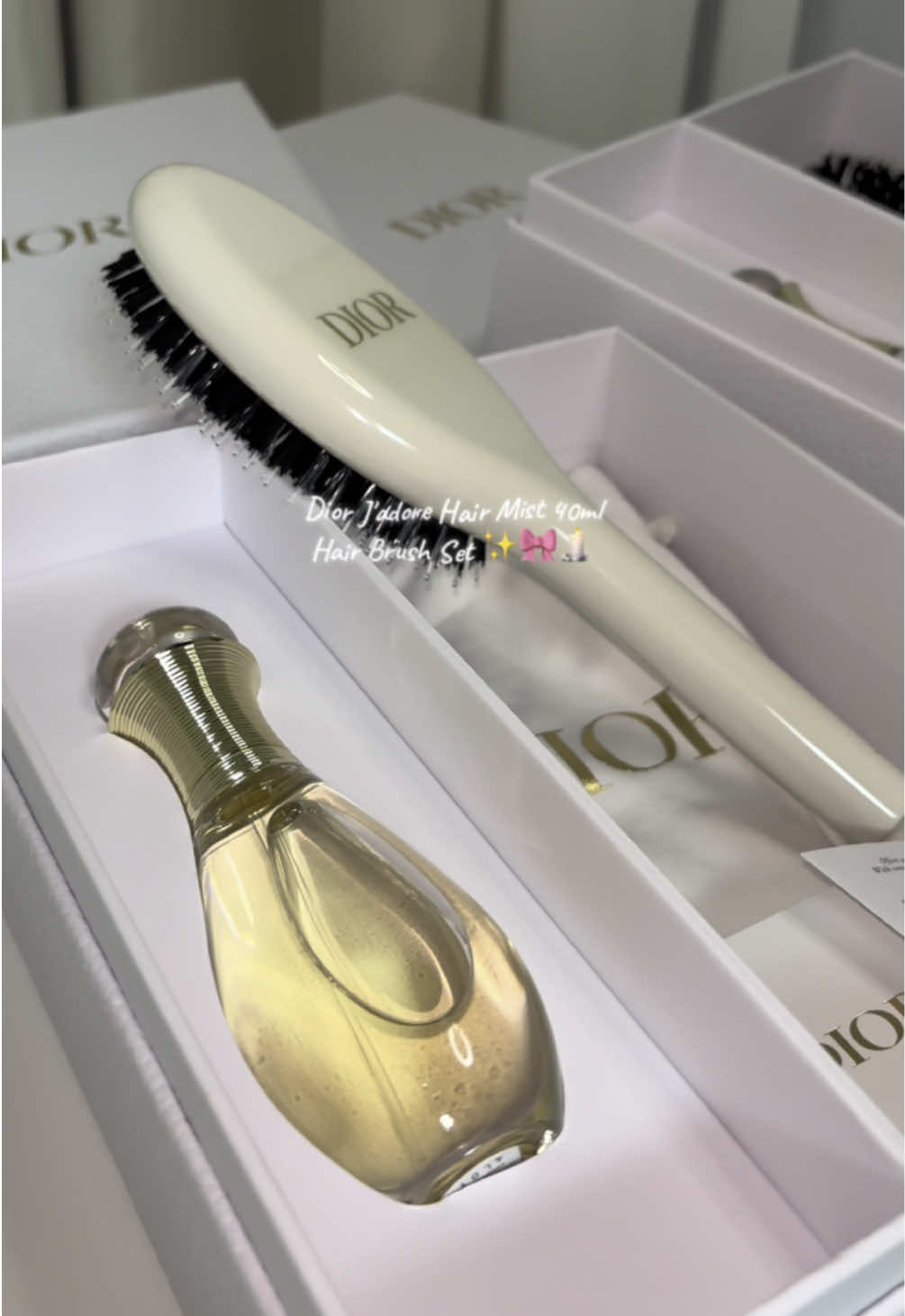 Dior J'adore Hair mist and brush set ✨🎀🕯️ #dior #diorbeauty #diorgift #diorset #brush #hairbrush #hairmist #luxury #girl 
