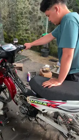 bengkel pingir dalan🥵 #4st #VEGAS #vegarold #5tprasepele #vegarmodifikasi #vegarmenolakpunah #masukberanda #foryoupage #xyzbca #fypツ @samkuhhhhh 