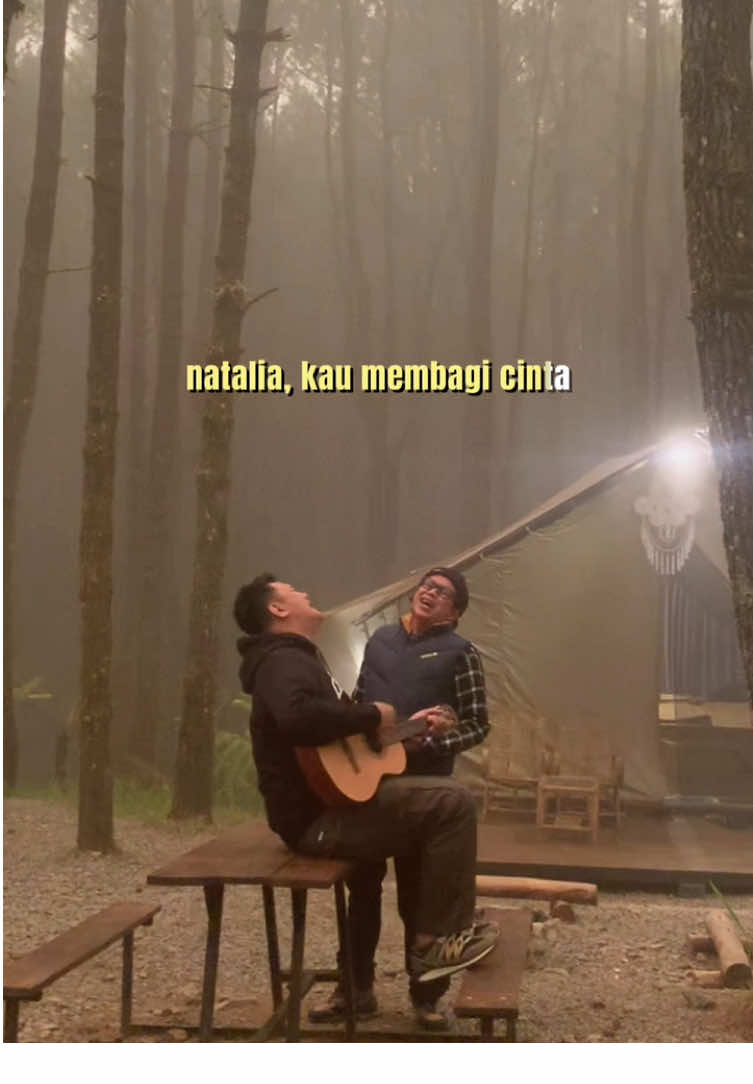 irama syahdu bareng Grindboys 🌞✌️🏕️🍃 @Gofar Hilman @mahesa yuwanda putra @Rico Lubis  #grindboys 